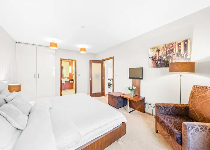 Spacious In Perfect Location 52m2 * プルゼニ